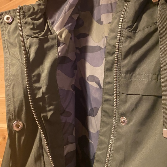 Women lightweight hooded jacket - Picture 5 of 8